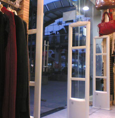 供应多种时尚服装防盗器、超市防盗器、服装防盗仪