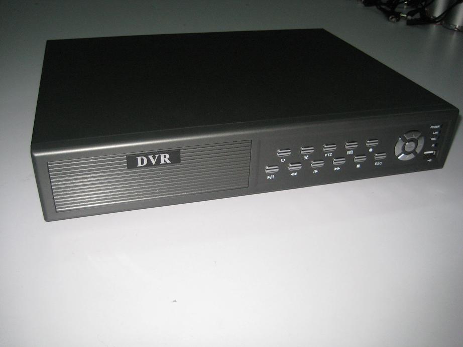 八路D1高清全实时硬盘录像机