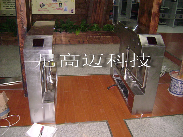 桥式斜角摆闸，通道挡闸，人行通道闸