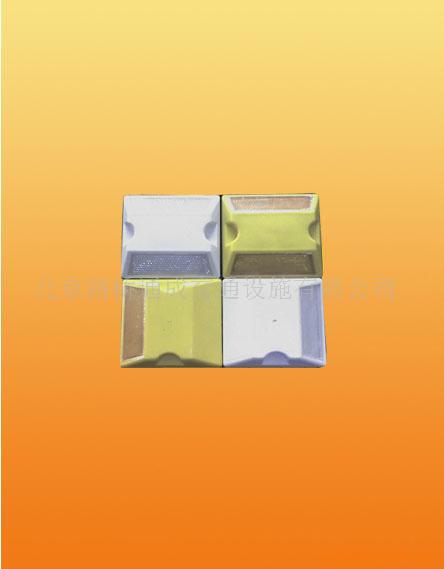 道钉（突起路标）