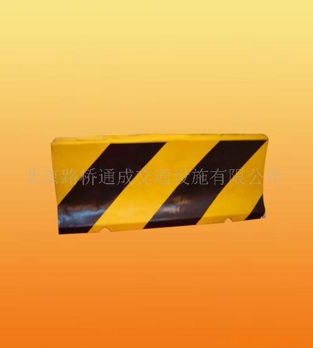 玻璃钢水马、人行路障标、蘑菇桶