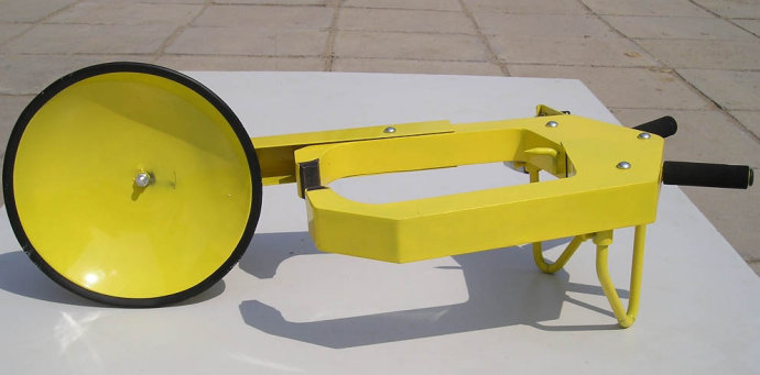 轿车防盗车轮锁锁车器