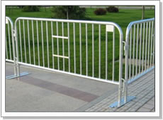 供应临时护栏网 底盘防护网 钢板隔离栏