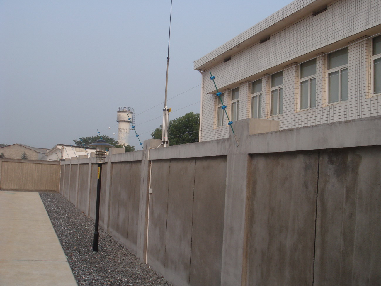 供应4光束50米100米激光对射防盗报警器