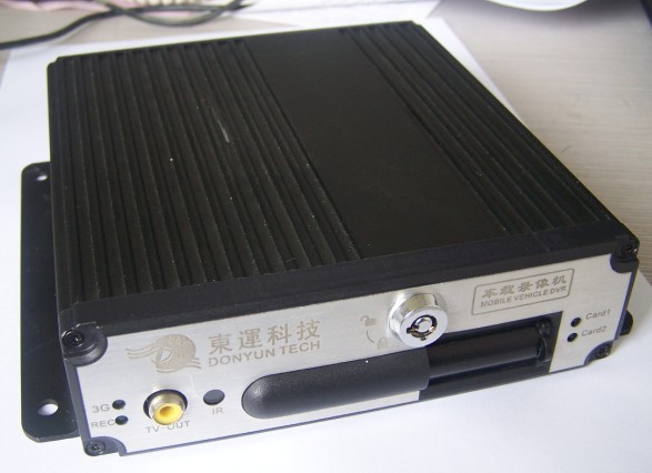 厂家供应经济型车载硬盘录像机/车载SD卡录像机