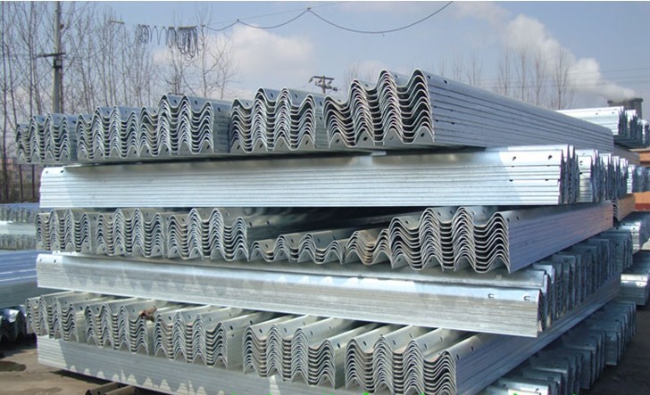 河北高速波形护栏板生产厂