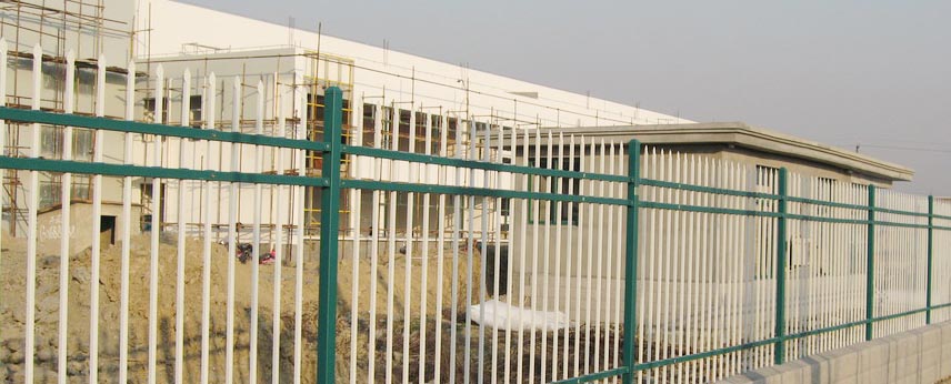 铁艺护栏网，市政围栏网，小区围栏网，道路隔离网