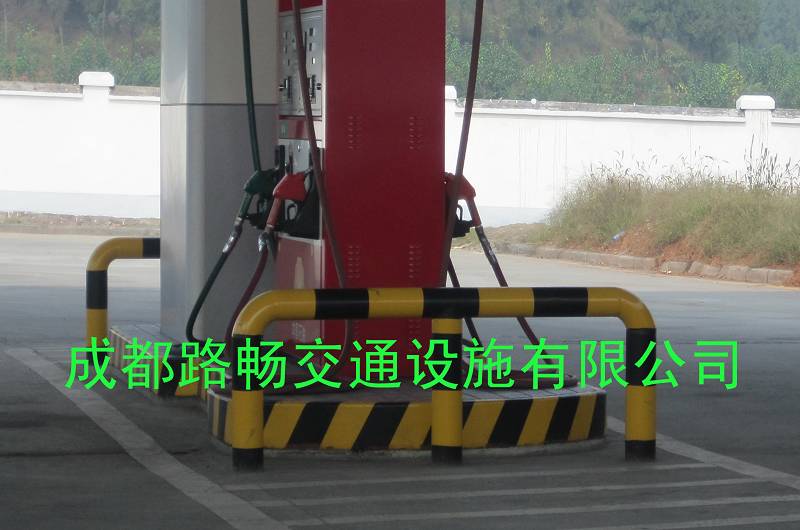 加油站警示防撞柱