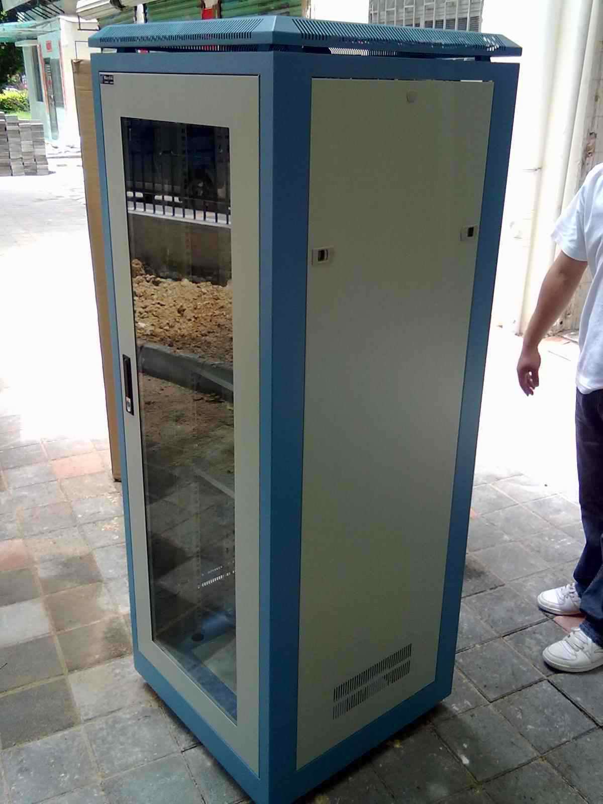 金盾服务器机柜深圳