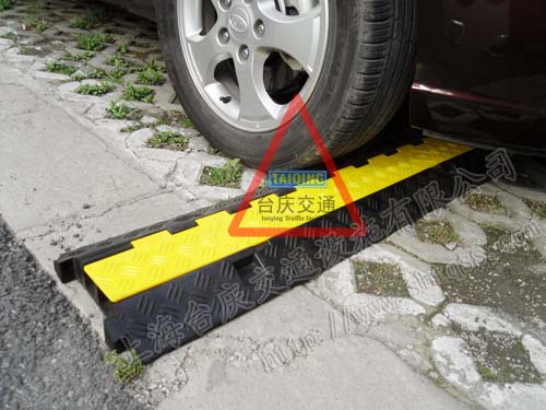 北京橡胶线槽过桥板 北京橡胶过线槽 北京线槽过桥板