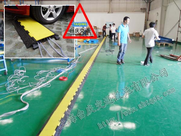 上海橡胶线槽板 上海电缆走线槽 上海室内线槽板