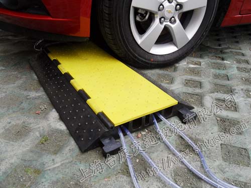 长春线槽过桥板 长春橡胶线槽带 长春电线压线槽板