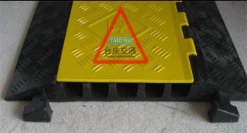 吉林橡胶防护线槽 吉林压线槽板 吉林压线槽