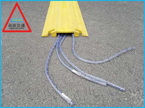 重庆线槽过桥板 重庆橡胶线槽带 重庆电线压线槽板