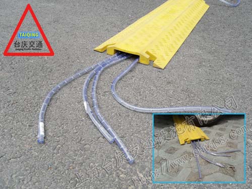 重庆橡胶防护线槽 重庆压线槽板 重庆压线槽