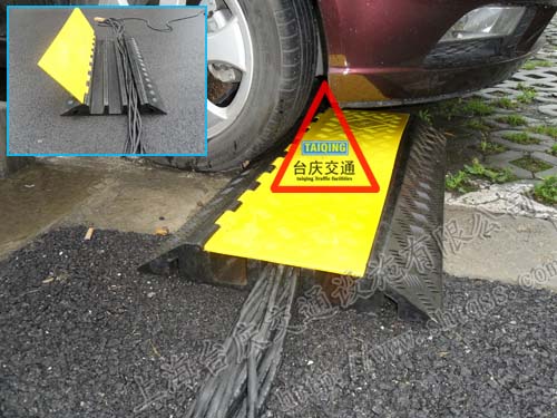 南京过线槽 南京橡胶过线槽 南京电缆过线槽