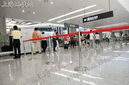 伸缩隔离栏 不锈钢伸缩隔离栏 伸缩隔离隔离栏