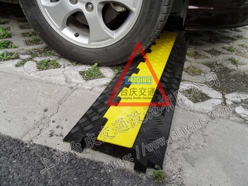 过线槽辽宁 优质过线槽辽宁 橡胶过线槽