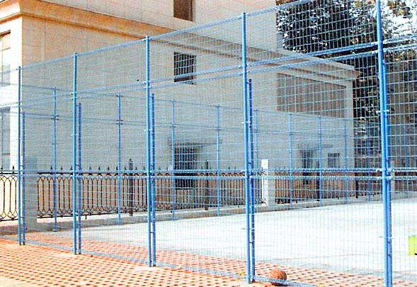 体育场围栏 体育围网 场地围栏 球场围栏  球场护栏网