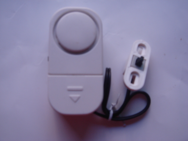 9805电脑机箱防盗报警器