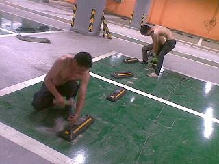 深圳交通设施厂家，深圳停车场设施系统规划，专业划线