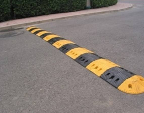 潍坊橡胶减速带*潍坊减速带优质产品