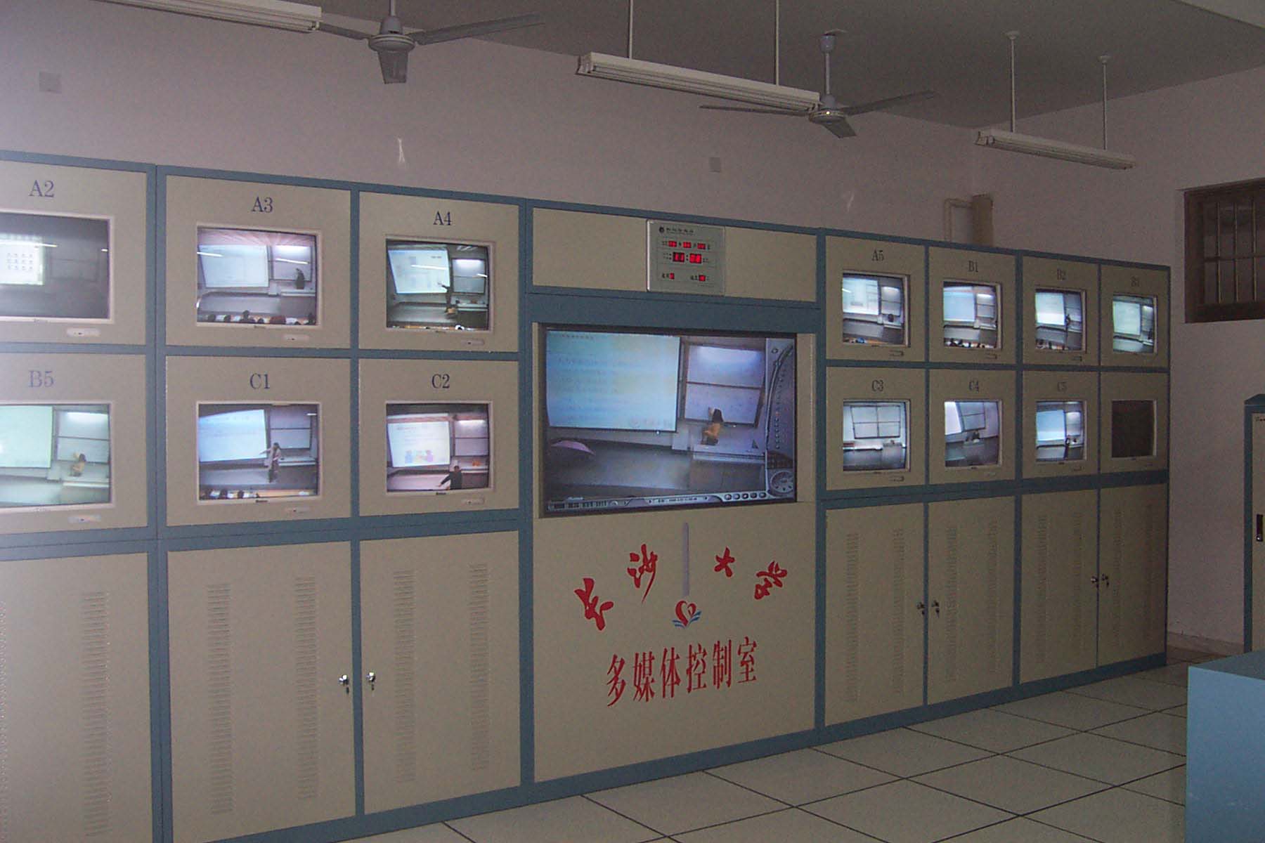 福建监控电视墙，整体型电视墙