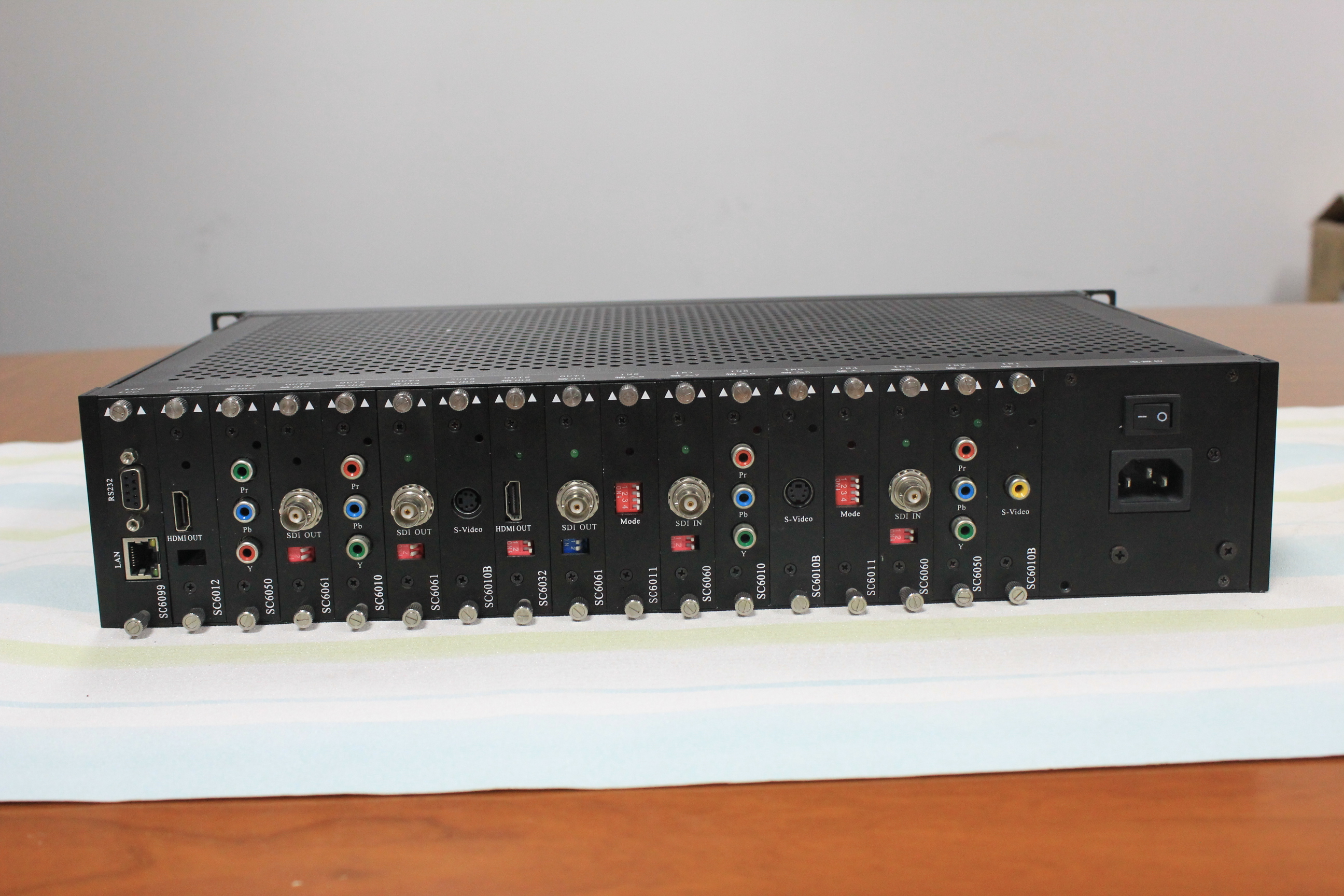 HD-SD16画面分割器