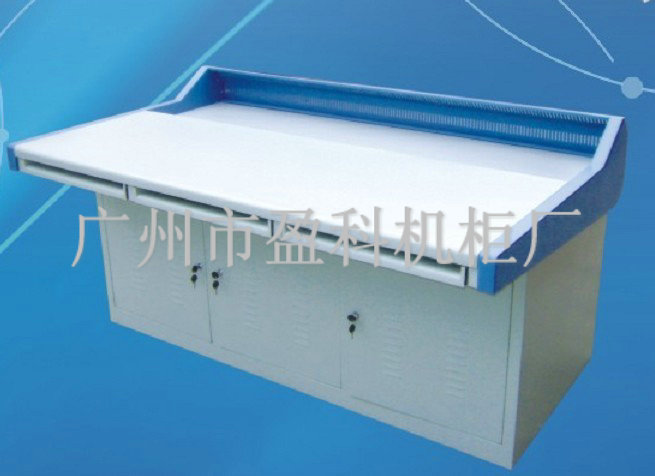 广西操作台电视墙、网络机柜、监控立杆