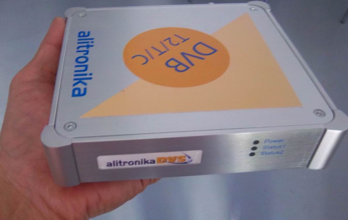 手持式DVB-T2/T/C码流录制器