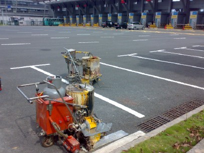 停车场划线_车库划线_公路划线_斑马线划线_遵安程公司