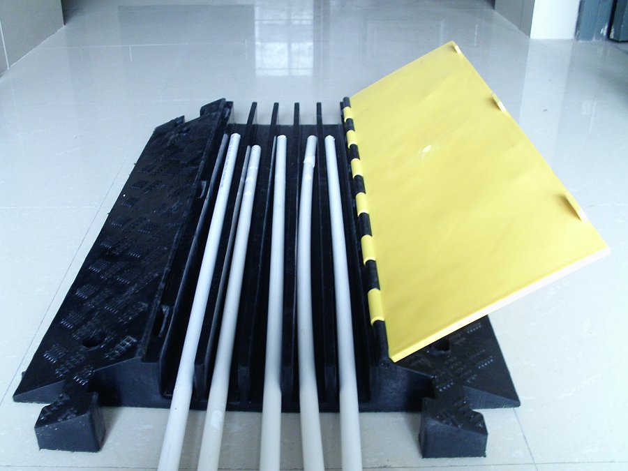 上海橡胶过线槽，橡胶过线槽厂家，橡胶过线槽价格