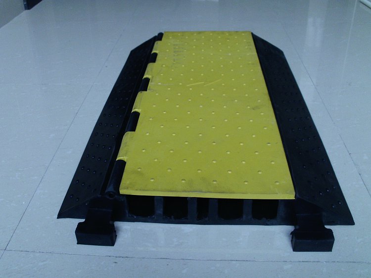 上海橡胶过桥板，橡胶过桥板厂家，橡胶过桥板价格