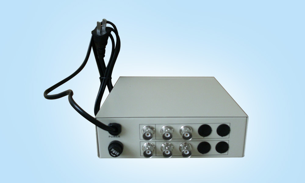 2进4出视频分配器