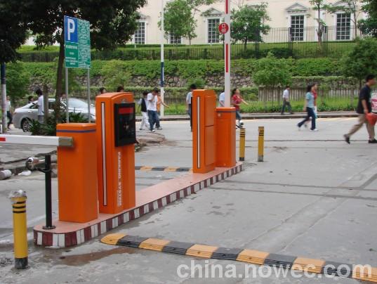 泉州停车场收费系统，石狮车库感应刷卡道闸，全华道闸