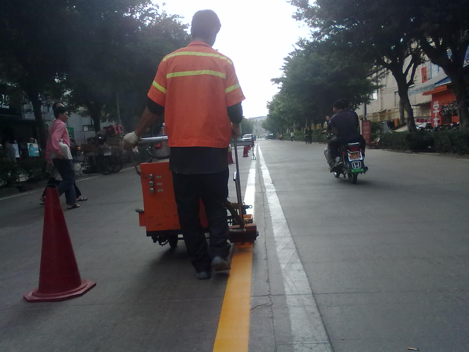 深圳停车场划线|道路标线|车位标线|找创安全