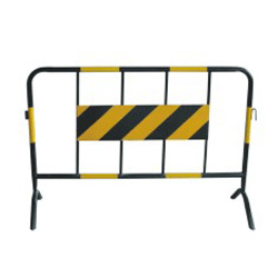 供应公路铁护栏市政铁护栏小区铁护栏体育场铁护栏