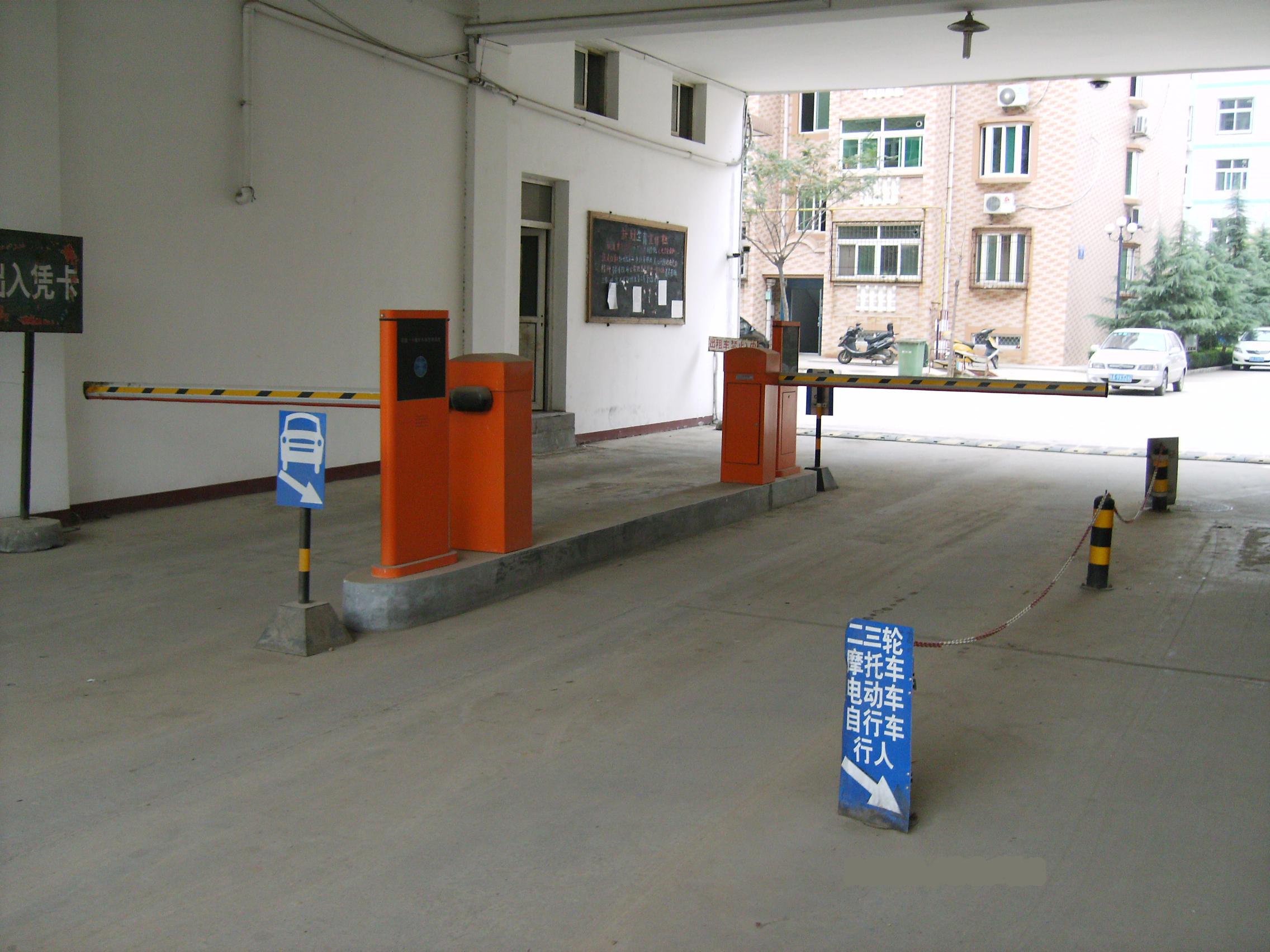 宝安观兰停车场道闸工程