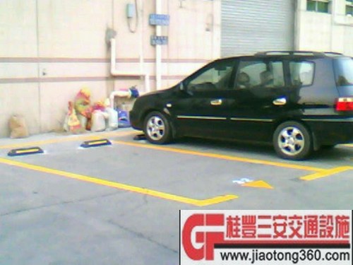 地下车库划线_深圳划线_地下停车场划线_桂丰