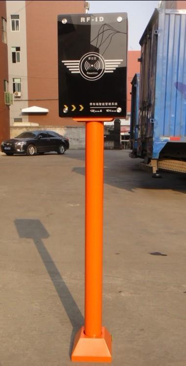 停车场中距离读卡器，控制器