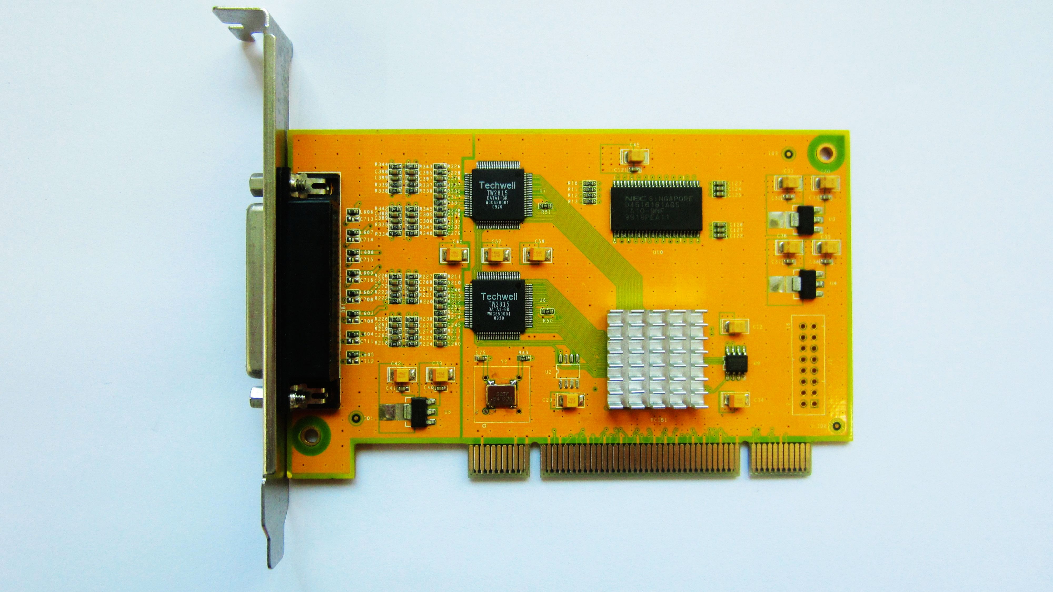 8路D1实时H.264 TW2815视频采集卡