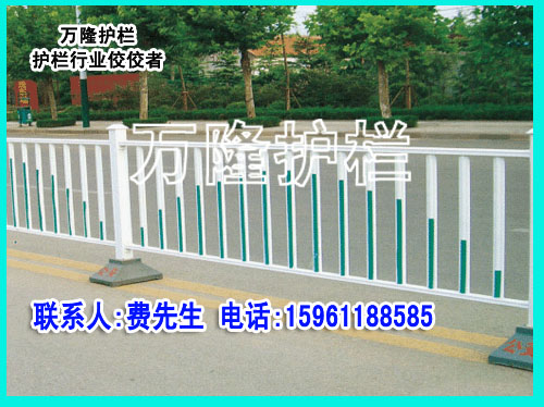 “护栏护栏，哪里的隔离护栏便宜，浸塑护栏”