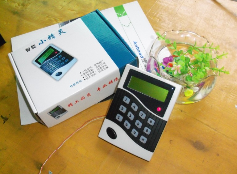 小精灵门禁考勤机，一卡通门禁，带显示屏门禁，IC门禁