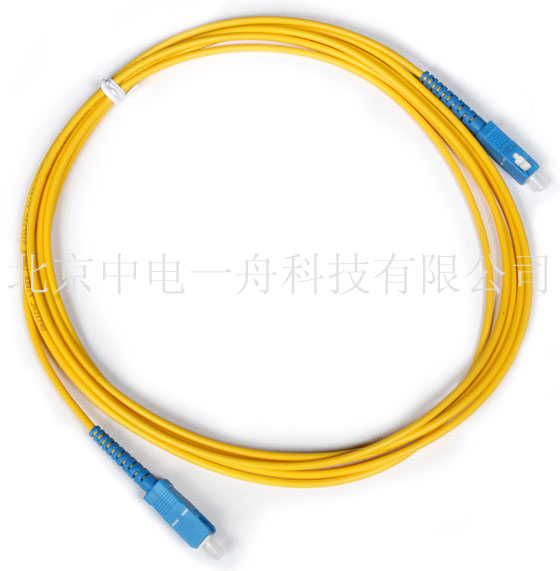 供应优质单模SC/FC光纤跳线 标准3米光纤跳线