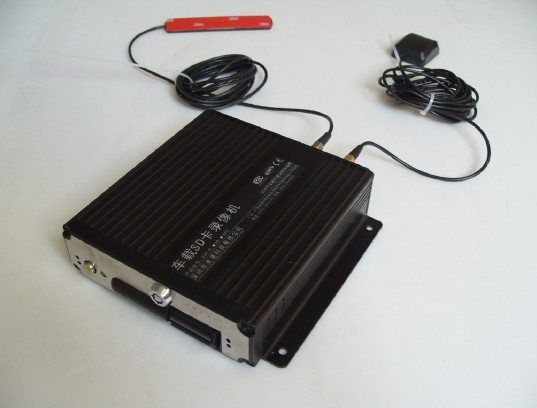 GPS车载SD卡录像机