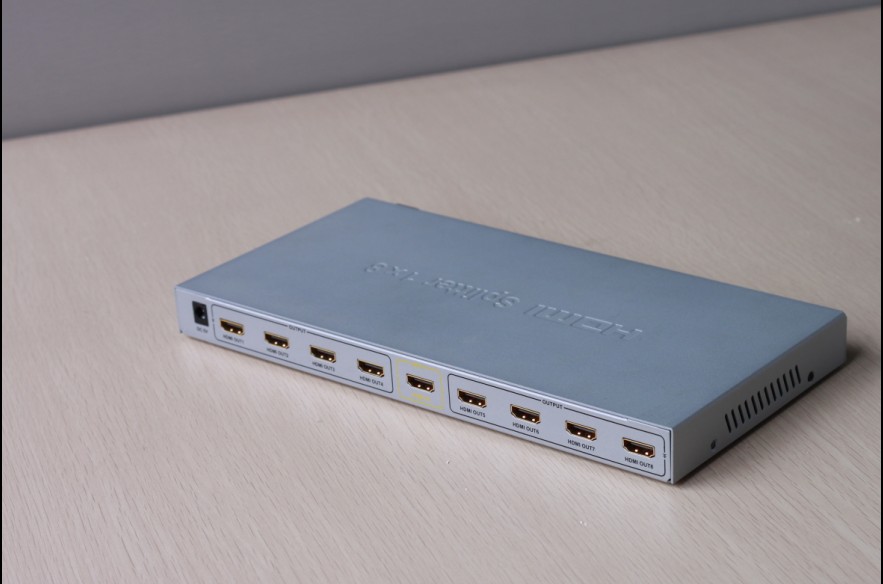 【1.4版 HDMI分配器 1x8 一进八出】