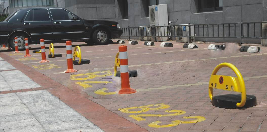厂家只供 D型遥控车位锁 地锁