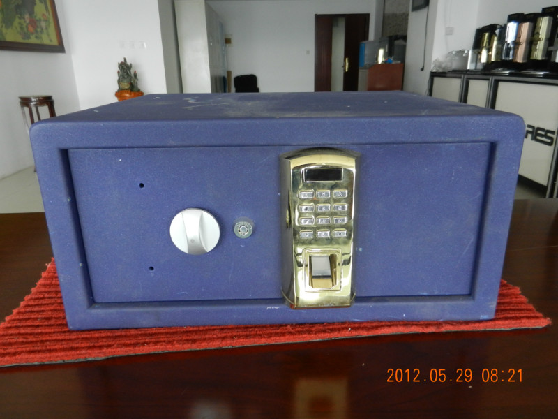 可电话报警指纹密码保险柜