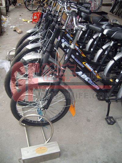 2012年最新防盗自行车摆放架物美价廉