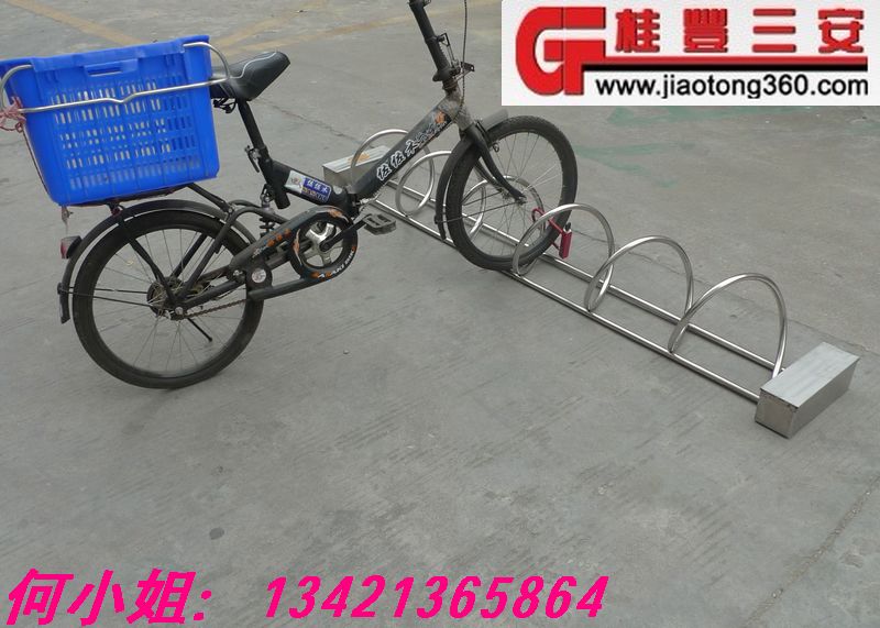 不一样的不锈钢自行车停车架/卡位式自行车停放架